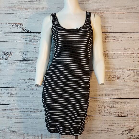Sexy Black & White Striped Sleeveless Tank Dress - Picture 6 of 10
